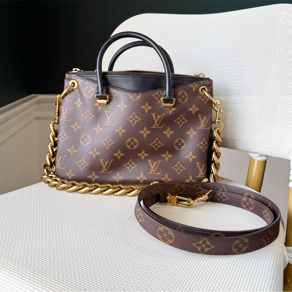 Louis Vuitton Handbags - 🔥LOUIS VUITTON🔥Pallas BB monogram with strap